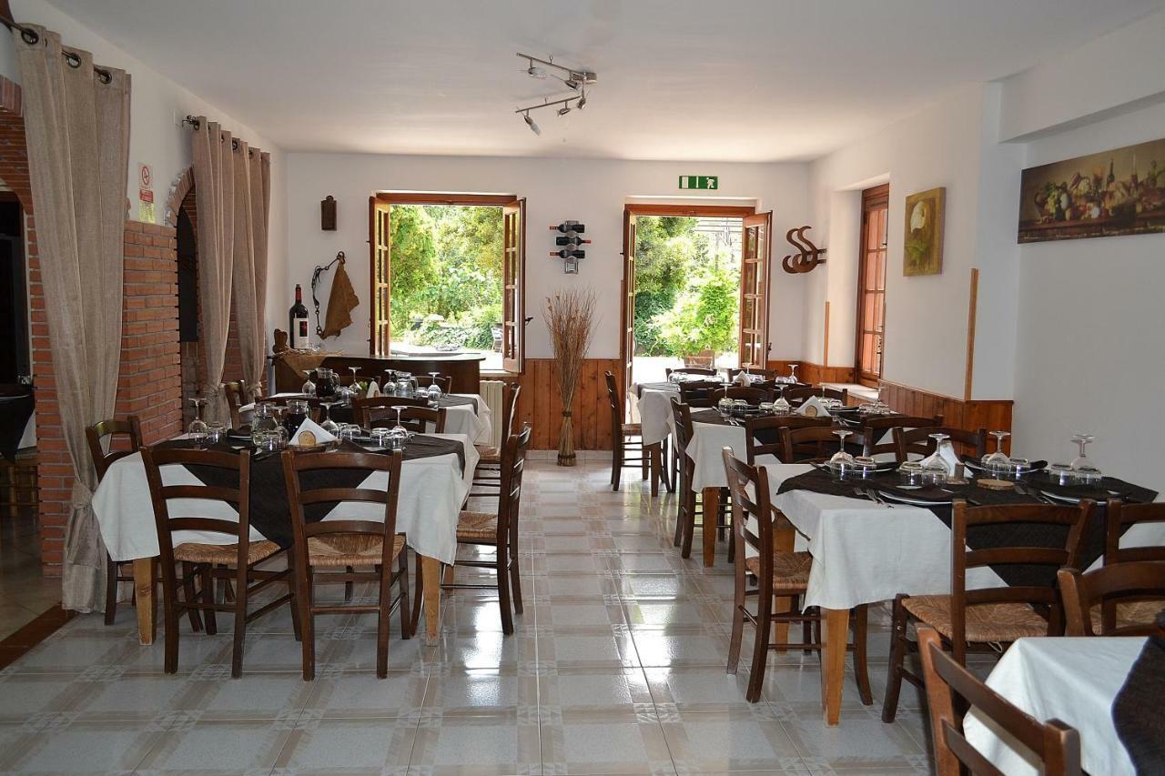 ポリッツィ・ジェネローザ Agriturismo La Sorgente Delle Madonieヴィラ エクステリア 写真